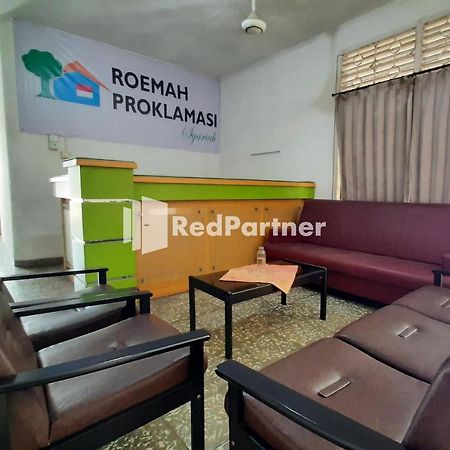 Roemah Proklamasi Syariah Mitra Reddoorz Padang  Buitenkant foto