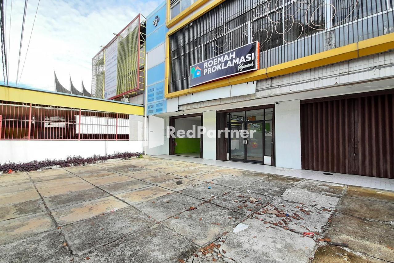 Roemah Proklamasi Syariah Mitra Reddoorz Padang  Buitenkant foto
