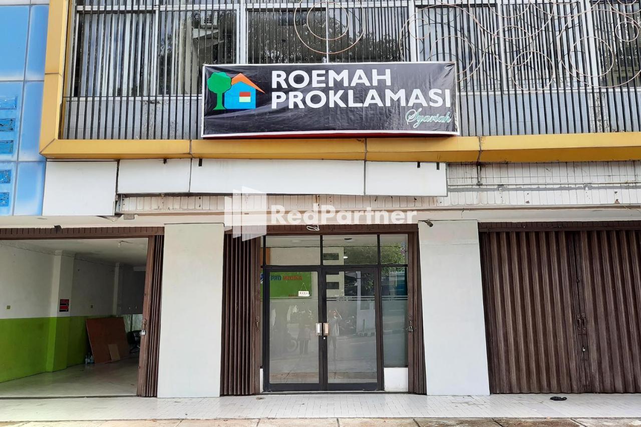 Roemah Proklamasi Syariah Mitra Reddoorz Padang  Buitenkant foto