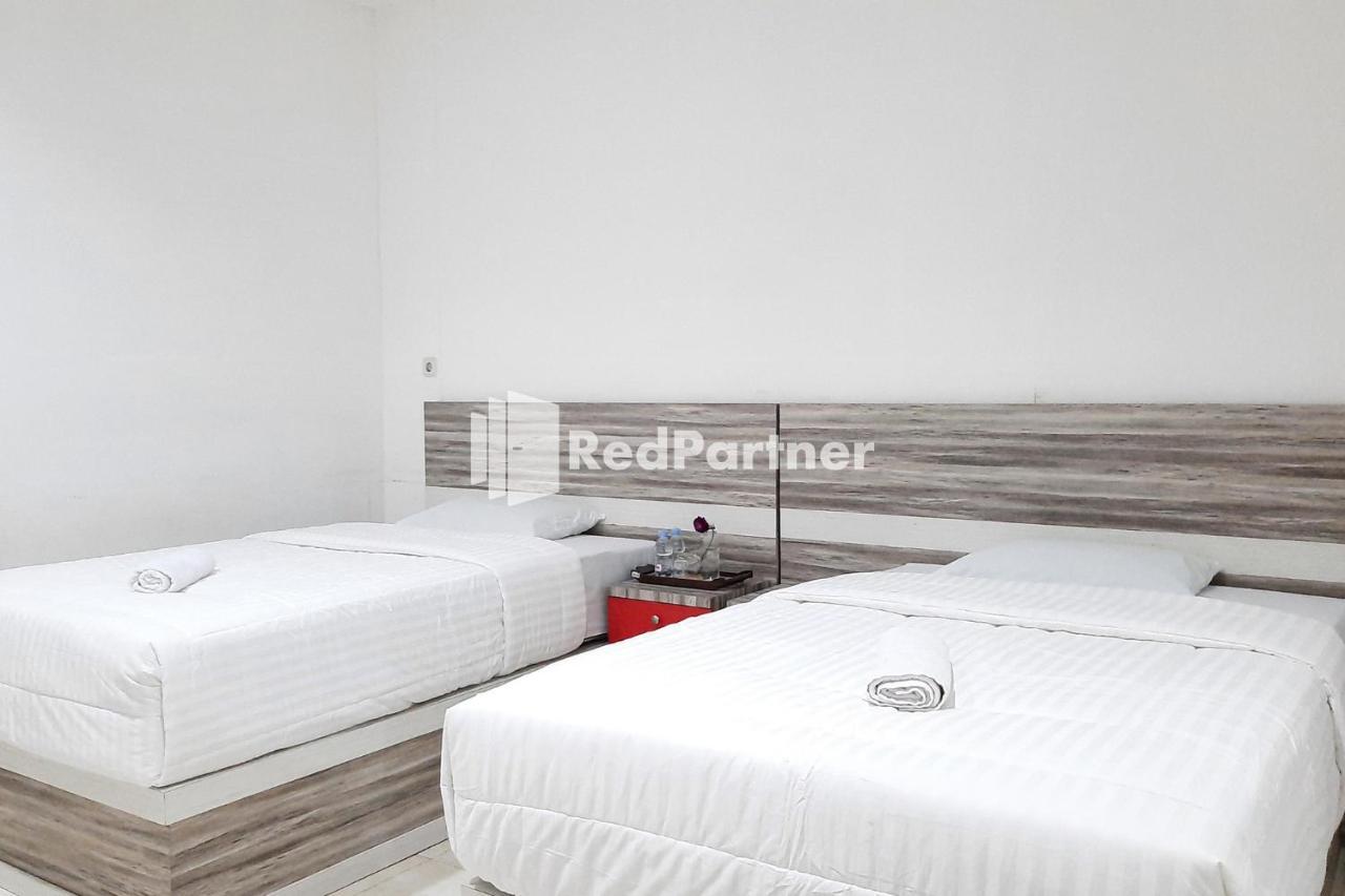 Roemah Proklamasi Syariah Mitra Reddoorz Padang  Buitenkant foto