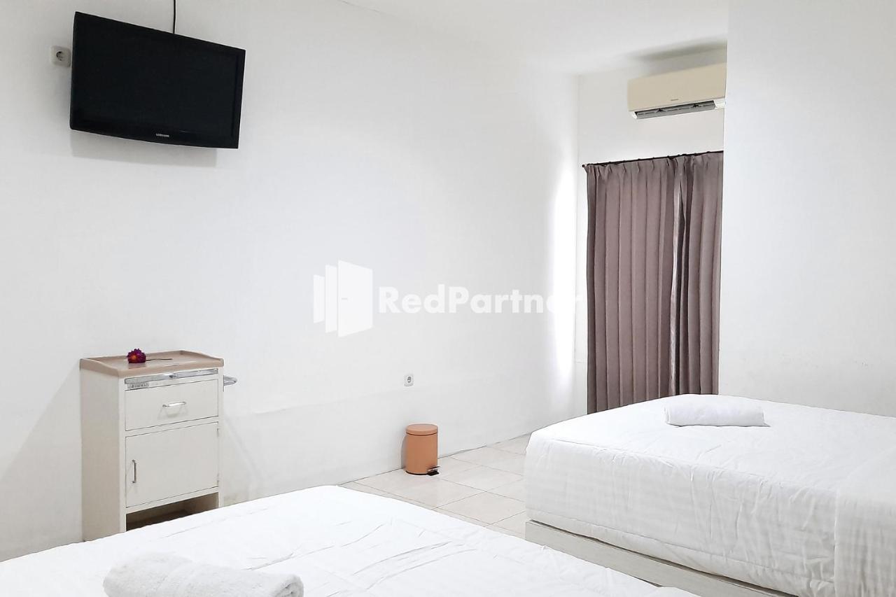 Roemah Proklamasi Syariah Mitra Reddoorz Padang  Buitenkant foto