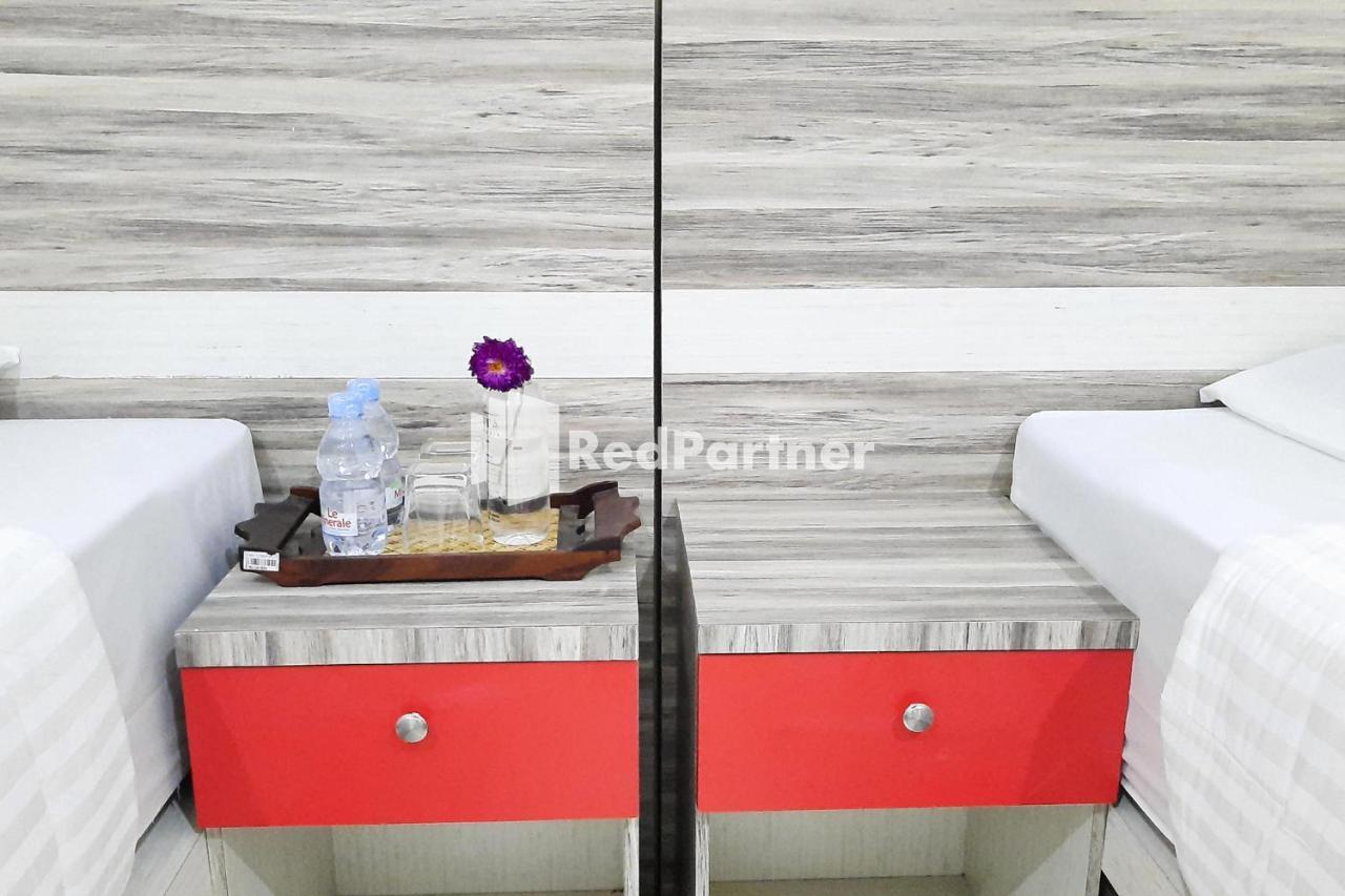 Roemah Proklamasi Syariah Mitra Reddoorz Padang  Buitenkant foto